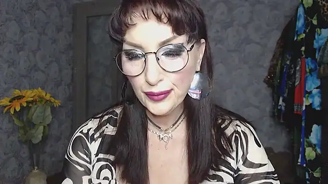 Snapshot of Aziza1 chatting on July 8, 2026, 2:29 pm Aziza1 online show from July 8, 2026, 2:29 pm