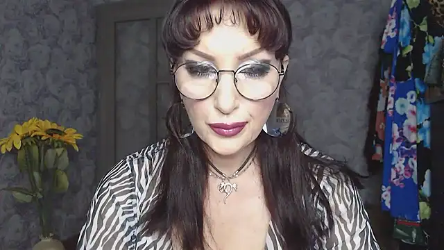 Snapshot of Aziza1 chatting on July 30, 2026, 2:27 pm Aziza1 online show from July 30, 2026, 2:27 pm