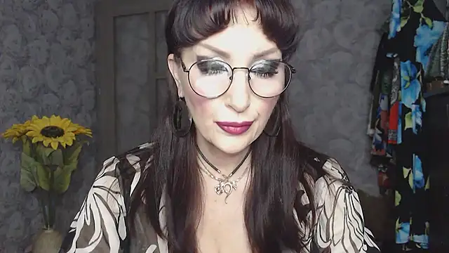 Snapshot of Aziza1 chatting on June 24, 2026, 1:43 pm Aziza1 online show from June 24, 2026, 1:43 pm