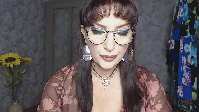 Snapshot of Aziza1 chatting on August 2, 2026, 12:47 pm Aziza1 online show from August 2, 2026, 12:47 pm