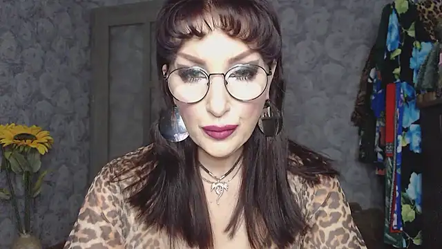 Snapshot of Aziza1 chatting on July 15, 2026, 2:35 pm Aziza1 online show from July 15, 2026, 2:35 pm