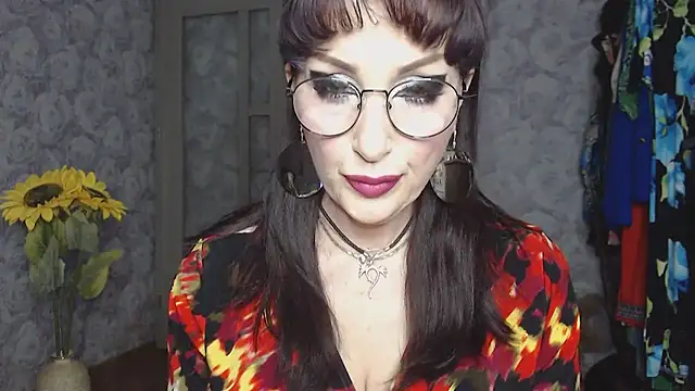 Snapshot of Aziza1 chatting on May 14, 2026, 2:14 pm Aziza1 online show from May 14, 2026, 2:14 pm