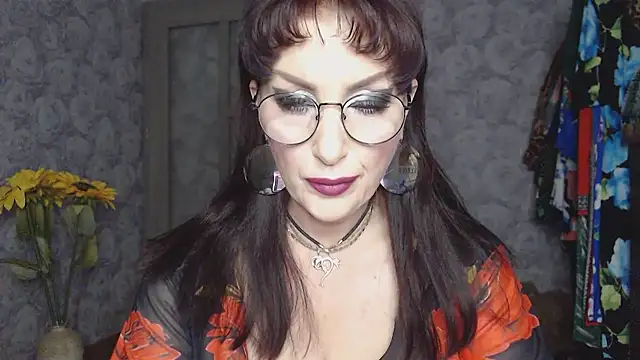 Snapshot of Aziza1 chatting on July 13, 2026, 1:43 pm Aziza1 online show from July 13, 2026, 1:43 pm