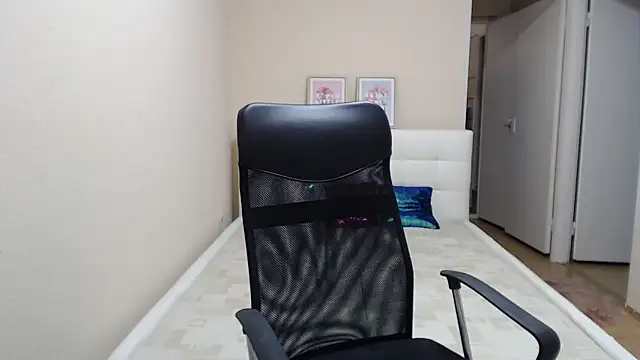 Snapshot of AnnaSweet18 chatting on October 27, 2025, 6:53 pm AnnaSweet18 online show from October 27, 2025, 6:53 pm