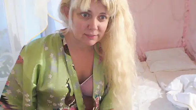 Snapshot of SunnySylvia chatting on November 27, 2025, 5:30 am SunnySylvia online show from November 27, 2025, 5:30 am