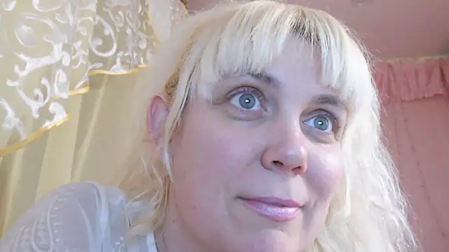 Snapshot of SunnySylvia chatting on January 7, 2025, 4:27 pm SunnySylvia online show from January 7, 2025, 4:27 pm