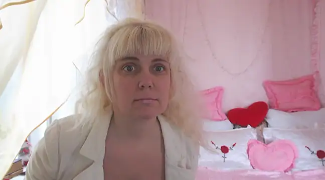 Snapshot of SunnySylvia chatting on February 23, 2025, 7:33 am SunnySylvia online show from February 23, 2025, 7:33 am