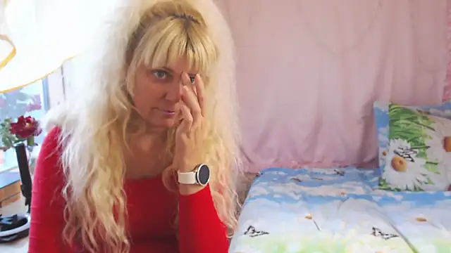 Snapshot of SunnySylvia chatting on November 17, 2025, 7:12 am SunnySylvia online show from November 17, 2025, 7:12 am