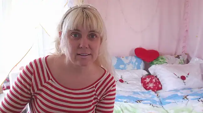 Snapshot of SunnySylvia chatting on March 2, 2025, 11:30 am SunnySylvia online show from March 2, 2025, 11:30 am