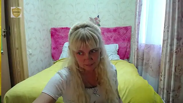 Snapshot of SunnySylvia chatting on November 7, 2025, 9:58 am SunnySylvia online show from November 7, 2025, 9:58 am