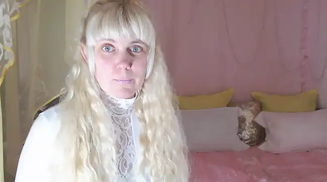 Snapshot of SunnySylvia chatting on December 12, 2024, 5:26 pm SunnySylvia online show from December 12, 2024, 5:26 pm