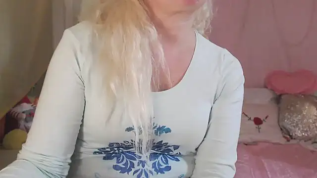 Snapshot of SunnySylvia chatting on February 6, 2026, 3:30 pm SunnySylvia online show from February 6, 2026, 3:30 pm