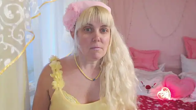 Snapshot of SunnySylvia chatting on February 2, 2025, 2:24 pm SunnySylvia online show from February 2, 2025, 2:24 pm