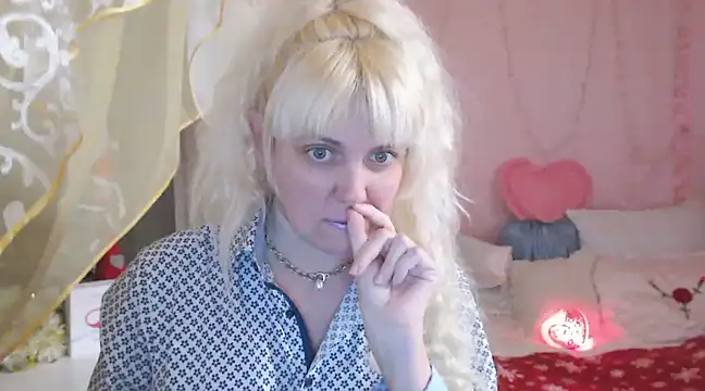 Snapshot of SunnySylvia chatting on January 4, 2025, 4:00 pm SunnySylvia online show from January 4, 2025, 4:00 pm
