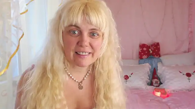 Snapshot of SunnySylvia chatting on December 31, 2024, 12:46 pm SunnySylvia online show from December 31, 2024, 12:46 pm