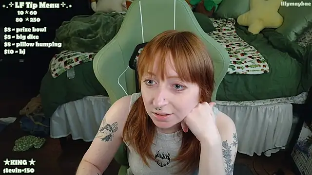 Snapshot of LilyMayBae chatting on April 24, 2026, 2:35 am LilyMayBae online show from April 24, 2026, 2:35 am
