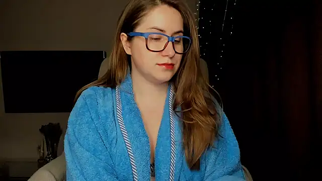 Snapshot of SeasonalSomeone chatting on November 19, 2025, 8:20 pm SeasonalSomeone online show from November 19, 2025, 8:20 pm