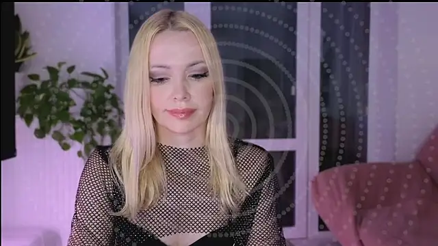 Snapshot of BowToYourWeakness chatting on November 23, 2025, 7:24 pm BowToYourWeakness online show from November 23, 2025, 7:24 pm