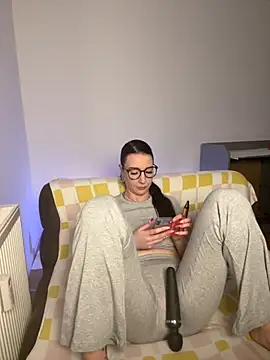 Trixie-Tainted online show from October 6, 2025, 1:23 pm
