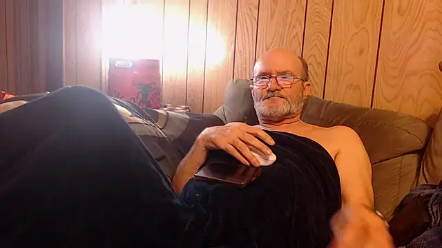Snapshot of snickers1 chatting on April 2, 2026, 11:06 am snickers1 online show from April 2, 2026, 11:06 am