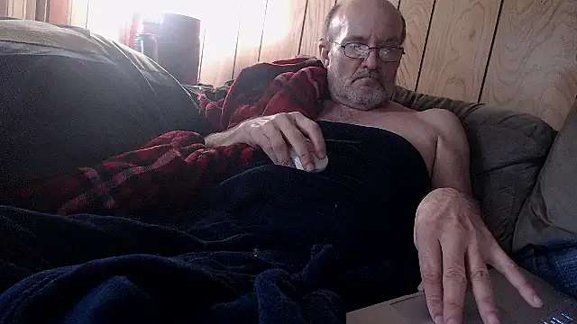 Snapshot of snickers1 chatting on April 8, 2026, 2:07 pm snickers1 online show from April 8, 2026, 2:07 pm