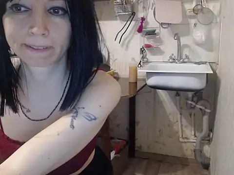 mimimi28 online show from January 8, 2025, 8:39 pm