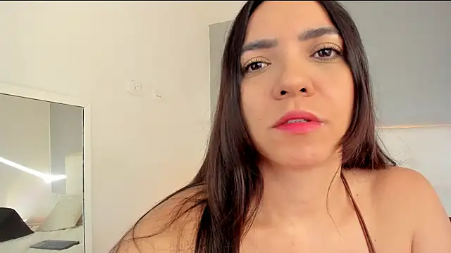 Snapshot of NataliaBuiles chatting on June 20, 2026, 12:32 pm NataliaBuiles online show from June 20, 2026, 12:32 pm