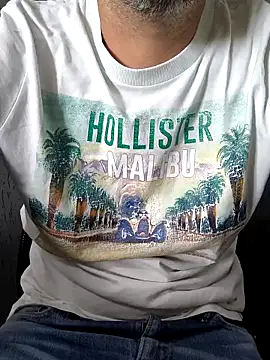 Snapshot of Leo_Big chatting on October 14, 2025, 11:33 am Leo Big online show from October 14, 2025, 11:33 am