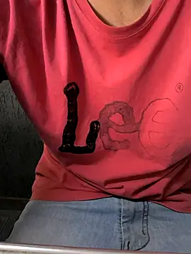 Snapshot of Leo_Big chatting on October 9, 2025, 6:30 pm Leo Big online show from October 9, 2025, 6:30 pm