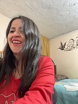 latinfemale online show from February 7, 2026, 11:35 pm