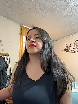 latinfemale online show from February 17, 2026, 8:39 pm