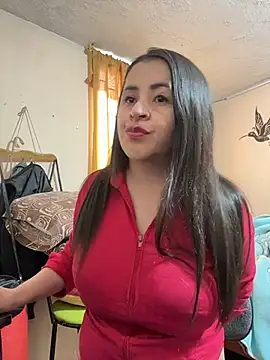 latinfemale online show from May 4, 2026, 9:50 pm