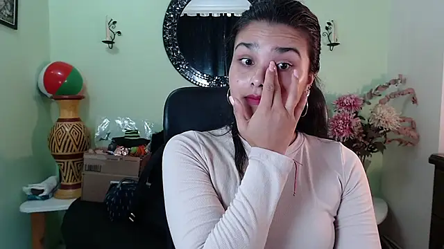 DestinyHills online show from October 7, 2025, 12:06 pm