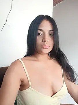 Snapshot of _Estrellita_ chatting on October 17, 2025, 5:15 pm Estrellita online show from October 17, 2025, 5:15 pm