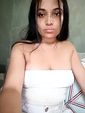  Estrellita  online show from March 11, 2026, 5:07 pm