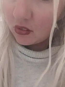 Mllesha74000 online show from February 13, 2025, 3:45 pm