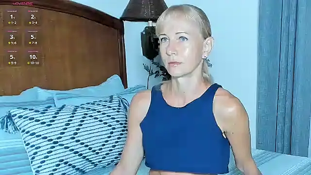 Snapshot of Christine_35 chatting on November 14, 2025, 12:42 pm Christine 35 online show from November 14, 2025, 12:42 pm