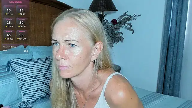 Snapshot of Christine_35 chatting on July 5, 2026, 12:56 pm Christine 35 online show from July 5, 2026, 12:56 pm