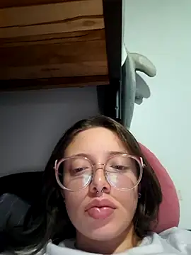 Snapshot of linda-schmidt chatting on June 11, 2026, 3:36 am linda-schmidt online show from June 11, 2026, 3:36 am