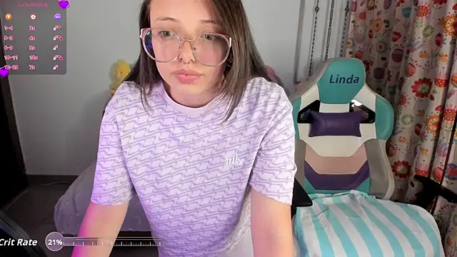 Snapshot of linda-schmidt chatting on June 20, 2026, 3:55 am linda-schmidt online show from June 20, 2026, 3:55 am