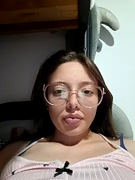 Snapshot of linda-schmidt chatting on August 5, 2026, 3:33 am linda-schmidt online show from August 5, 2026, 3:33 am