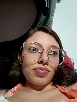 Snapshot of linda-schmidt chatting on June 16, 2026, 4:12 am linda-schmidt online show from June 16, 2026, 4:12 am