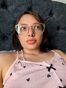 Snapshot of linda-schmidt chatting on July 3, 2026, 2:56 pm linda-schmidt online show from July 3, 2026, 2:56 pm