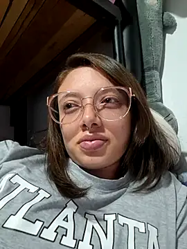 Snapshot of linda-schmidt chatting on May 25, 2026, 2:22 am linda-schmidt online show from May 25, 2026, 2:22 am