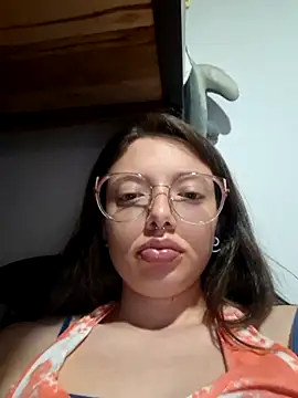Snapshot of linda-schmidt chatting on June 14, 2026, 2:24 am linda-schmidt online show from June 14, 2026, 2:24 am