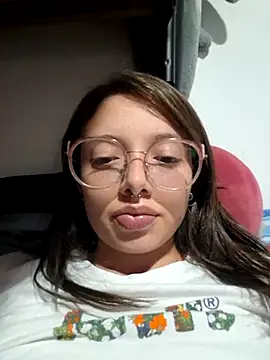 Snapshot of linda-schmidt chatting on June 23, 2026, 3:37 am linda-schmidt online show from June 23, 2026, 3:37 am