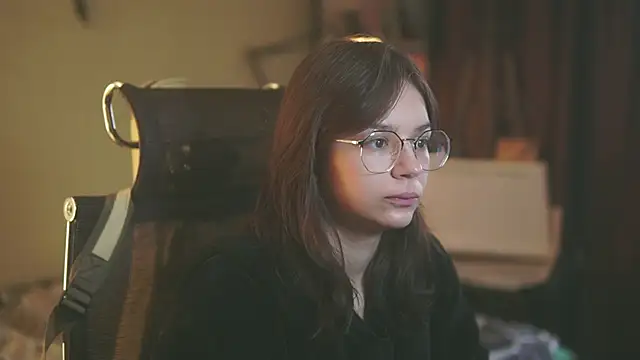 alyssa sweet online show from December 17, 2025, 6:07 am