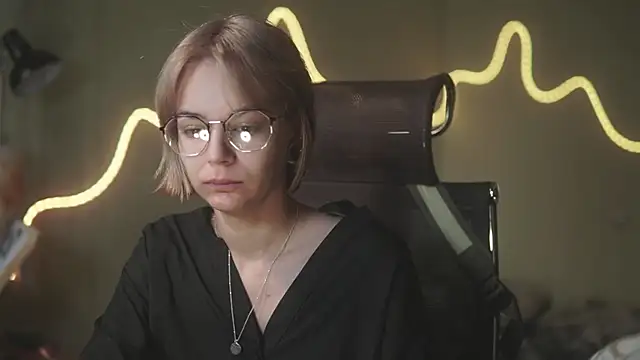 alyssa sweet online show from May 5, 2026, 5:21 am