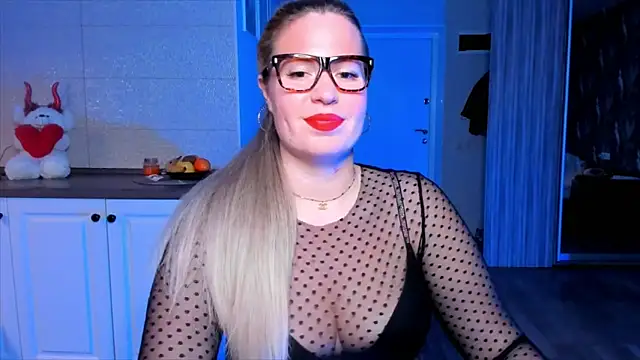 HotTiffani online show from November 26, 2025, 3:34 pm