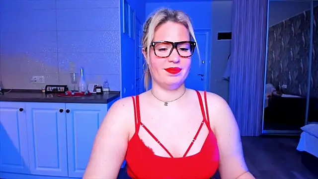 HotTiffani online show from January 15, 2026, 9:45 am